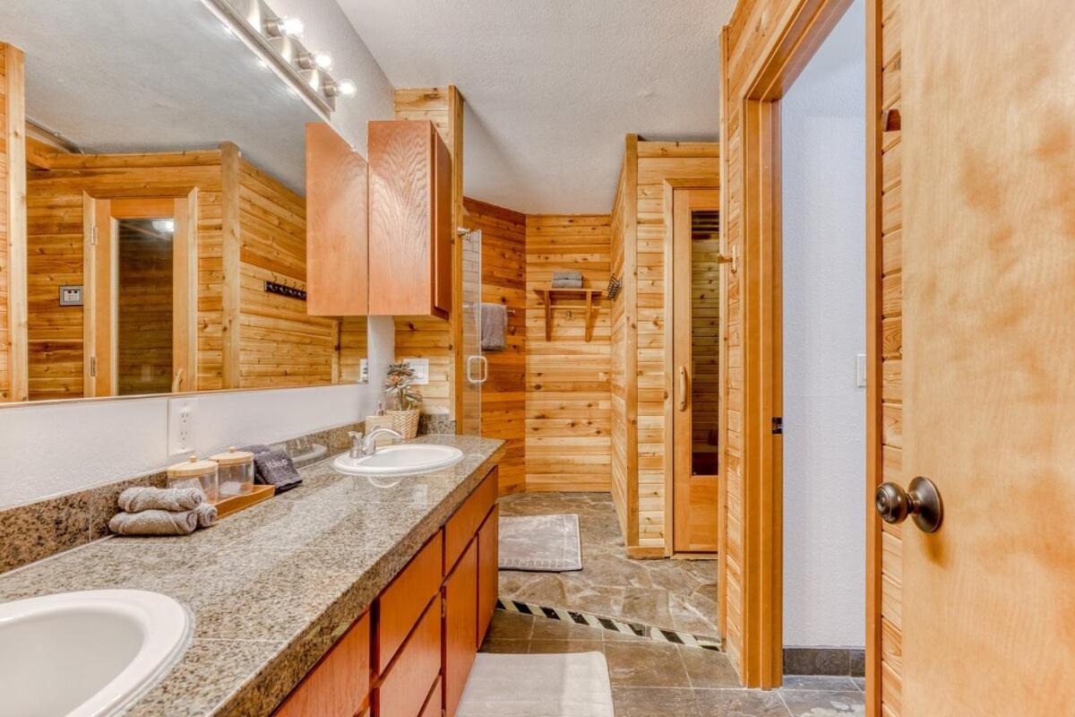 Great Blue Lodge - Spacious Ski Lodge, Hot Tub, Sauna, Game Room & More Government Camp Exterior foto