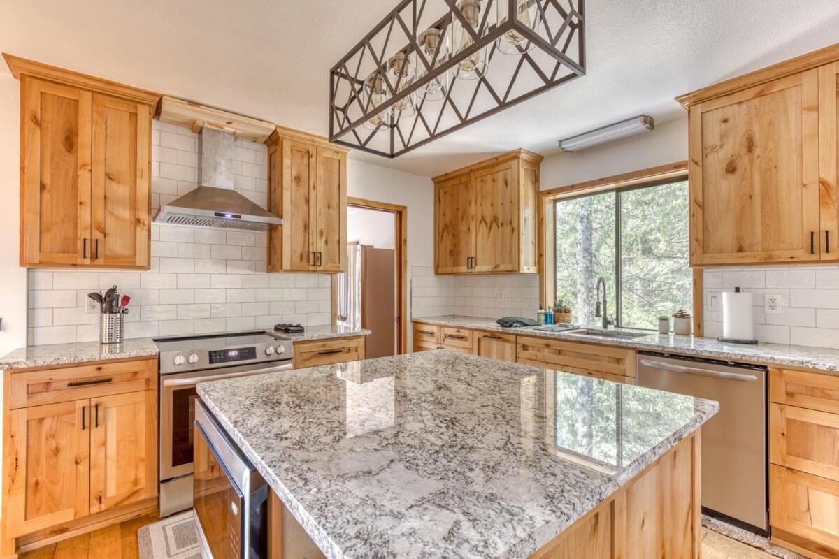 Great Blue Lodge - Spacious Ski Lodge, Hot Tub, Sauna, Game Room & More Government Camp Exterior foto